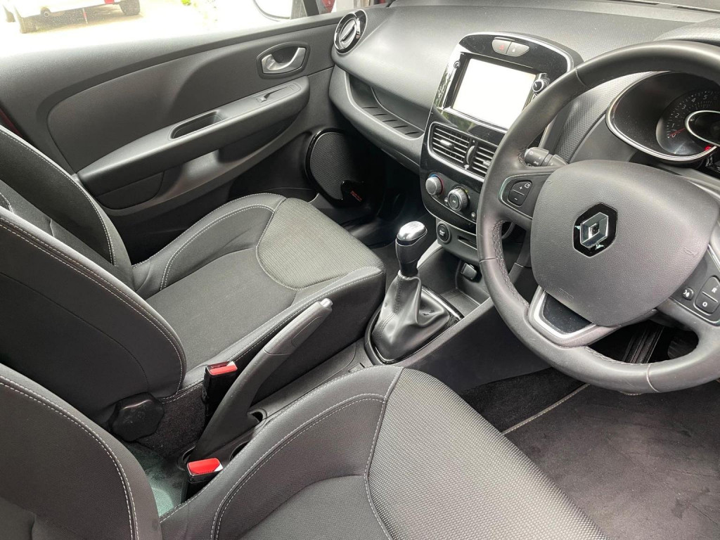 View RENAULT CLIO 0.9 TCe Iconic Euro 6 (s/s) 5dr