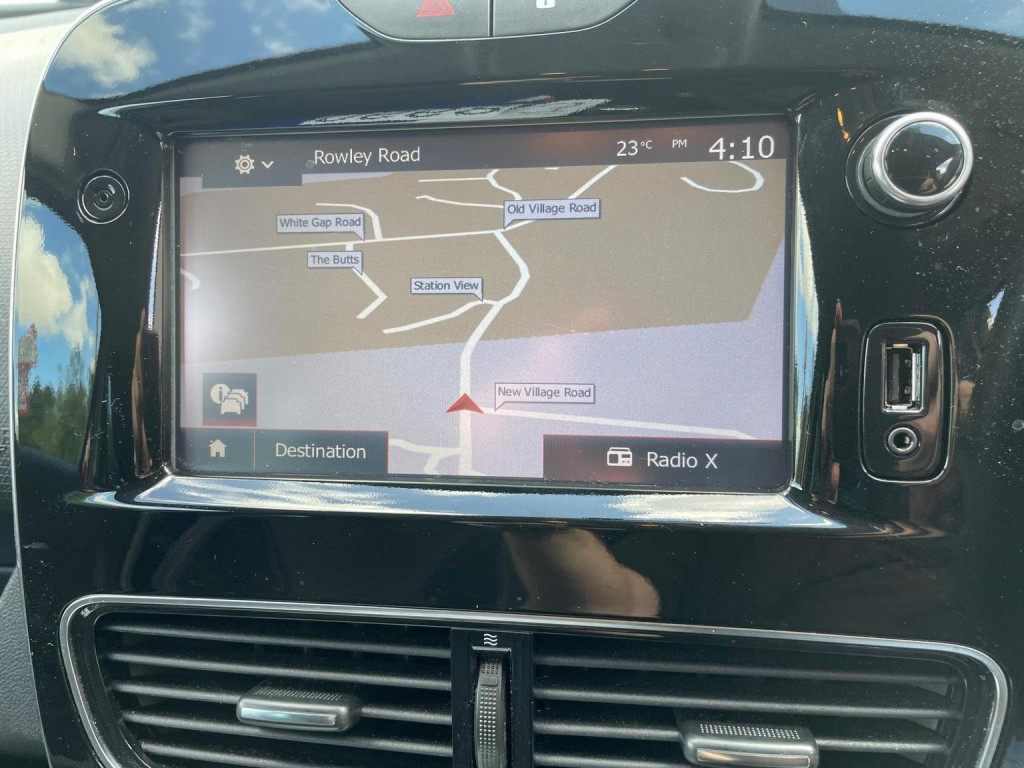 View RENAULT CLIO 0.9 TCe Iconic Euro 6 (s/s) 5dr