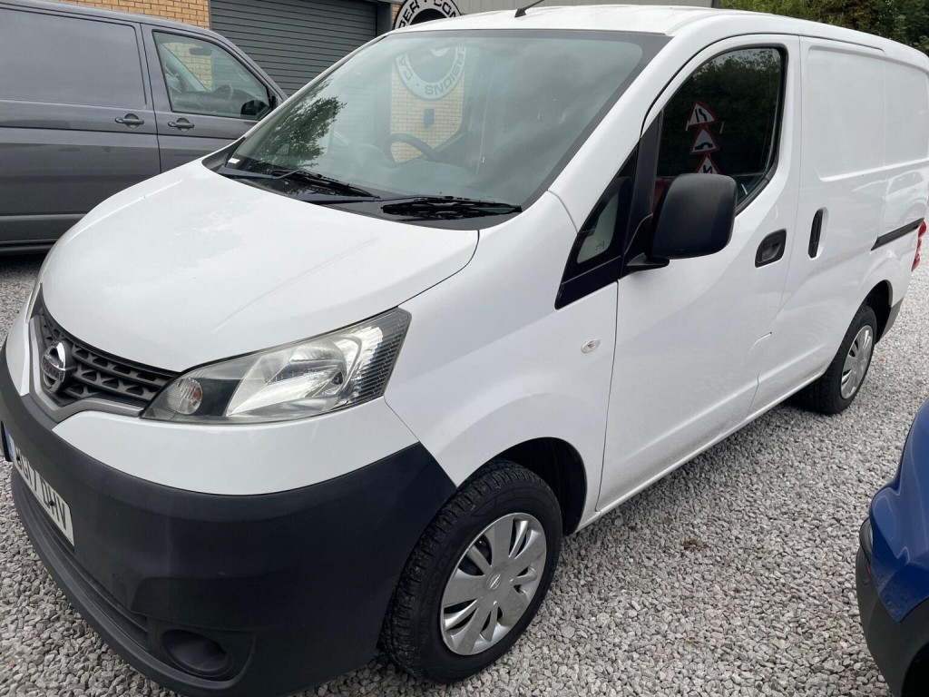 NISSAN NV200