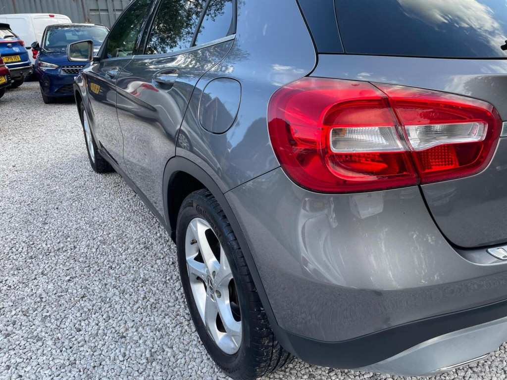 MERCEDES-BENZ GLA CLASS