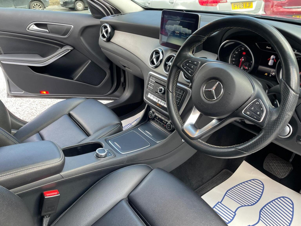 MERCEDES-BENZ GLA CLASS