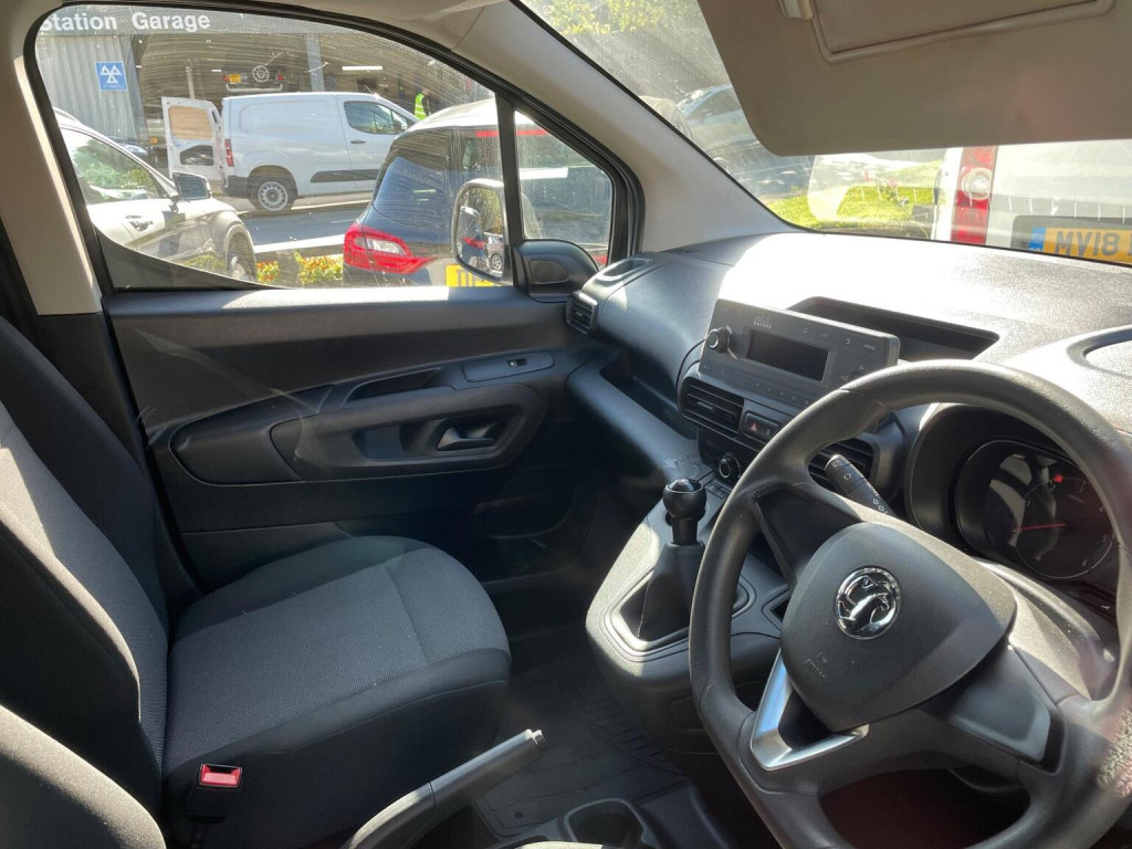 View VAUXHALL COMBO 1.6 Turbo D 2000 Edition L1 H1 Euro 6 (s/s) 4dr