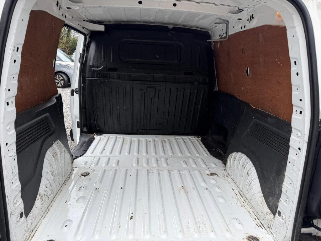 View VAUXHALL COMBO 1.6 Turbo D 2000 Edition L1 H1 Euro 6 (s/s) 4dr