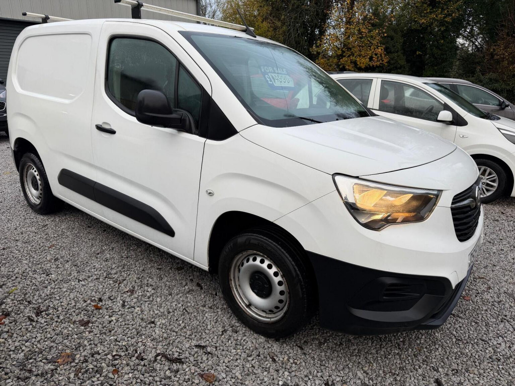View VAUXHALL COMBO 1.6 Turbo D 2000 Edition L1 H1 Euro 6 (s/s) 4dr