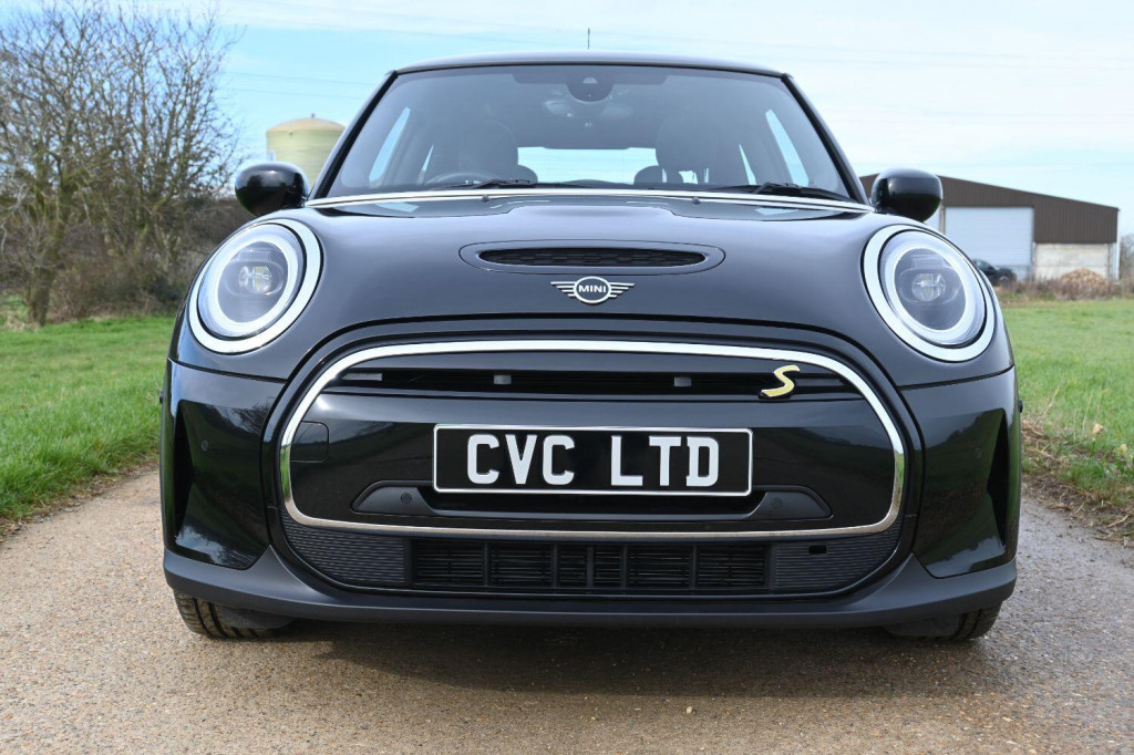 View MINI ELECTRIC  32.6kWh Level 3 