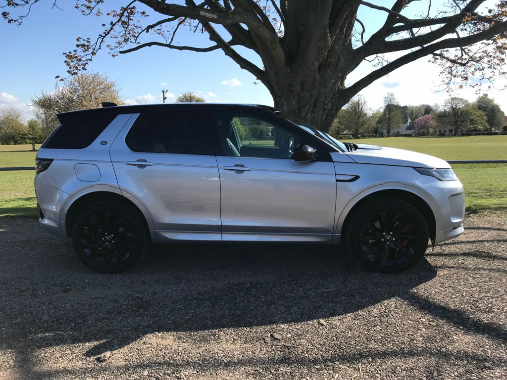 View LAND ROVER DISCOVERY R-DYNAMIC HSE