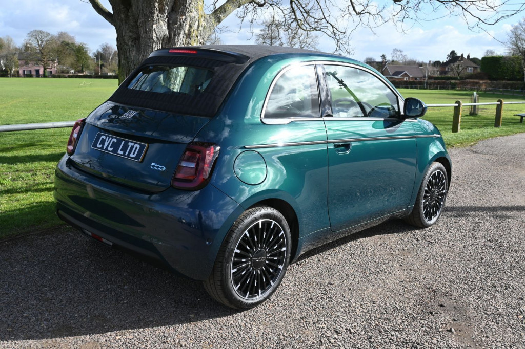 View FIAT 500C LA PRIMA