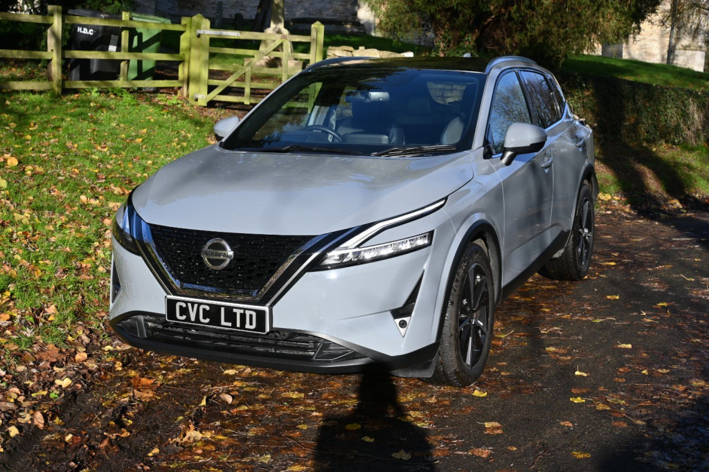 View NISSAN QASHQAI DIG-T TEKNA DCT