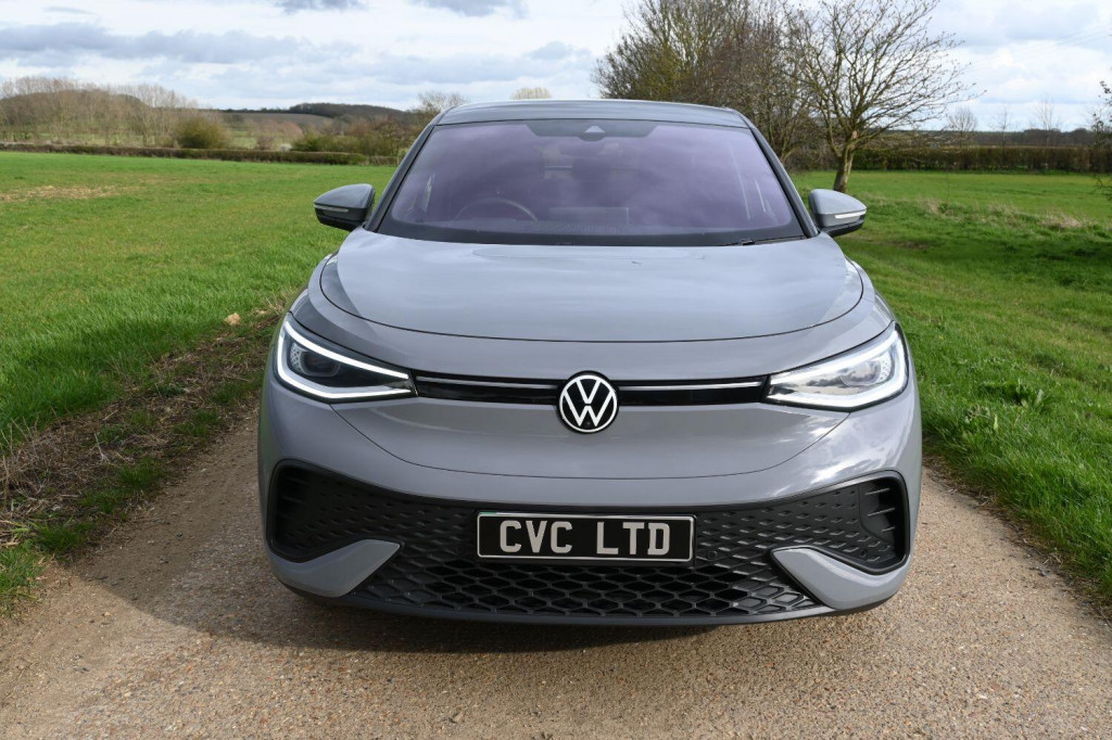 View VOLKSWAGEN ID.5 TECH PRO