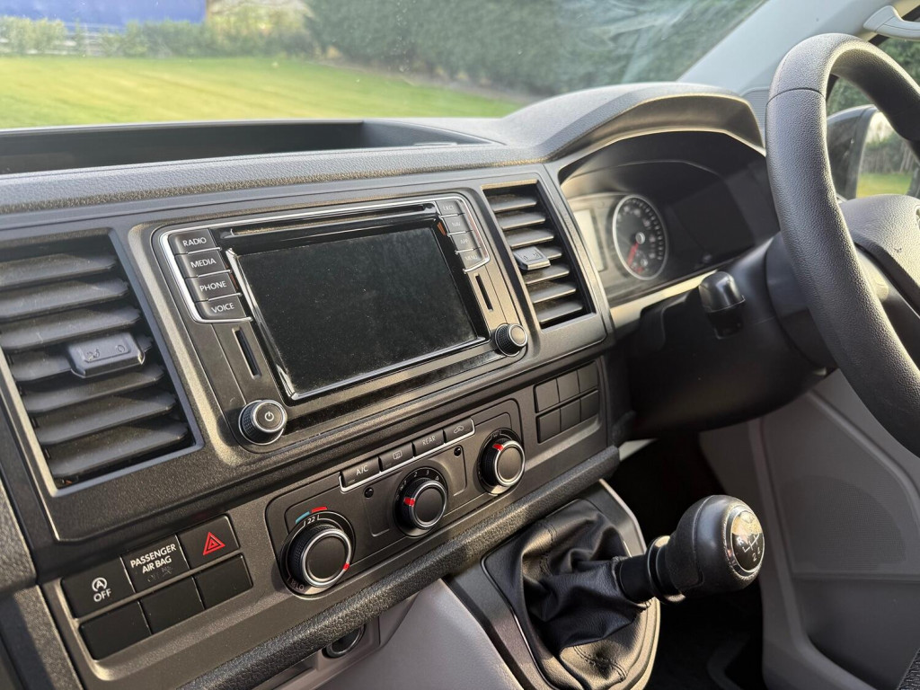 VOLKSWAGEN TRANSPORTER