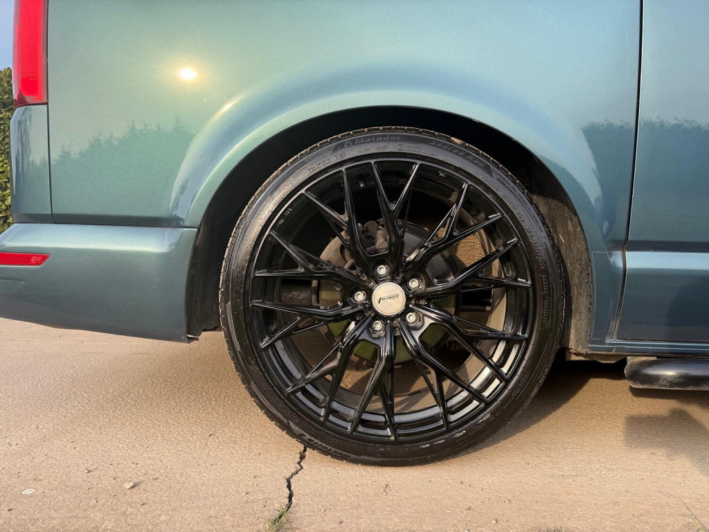 VOLKSWAGEN TRANSPORTER