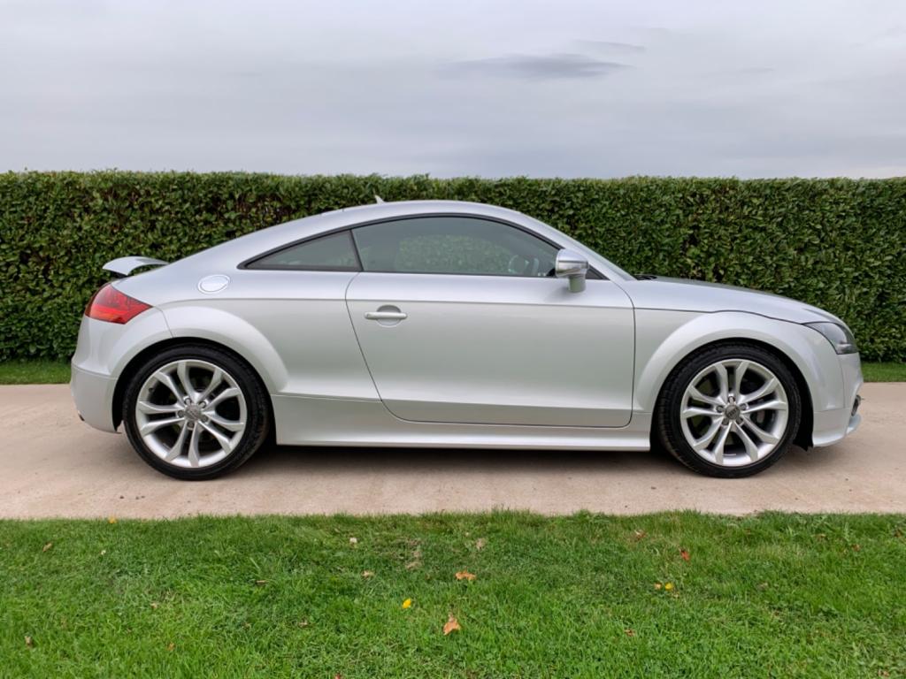 AUDI TT