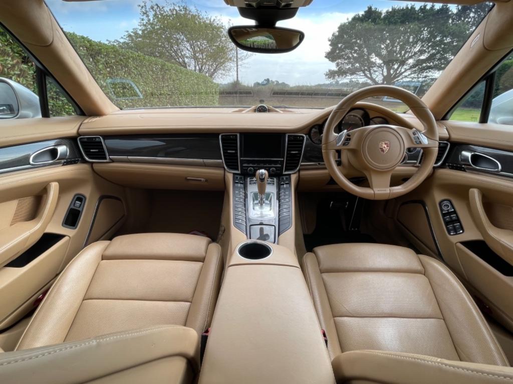 PORSCHE PANAMERA