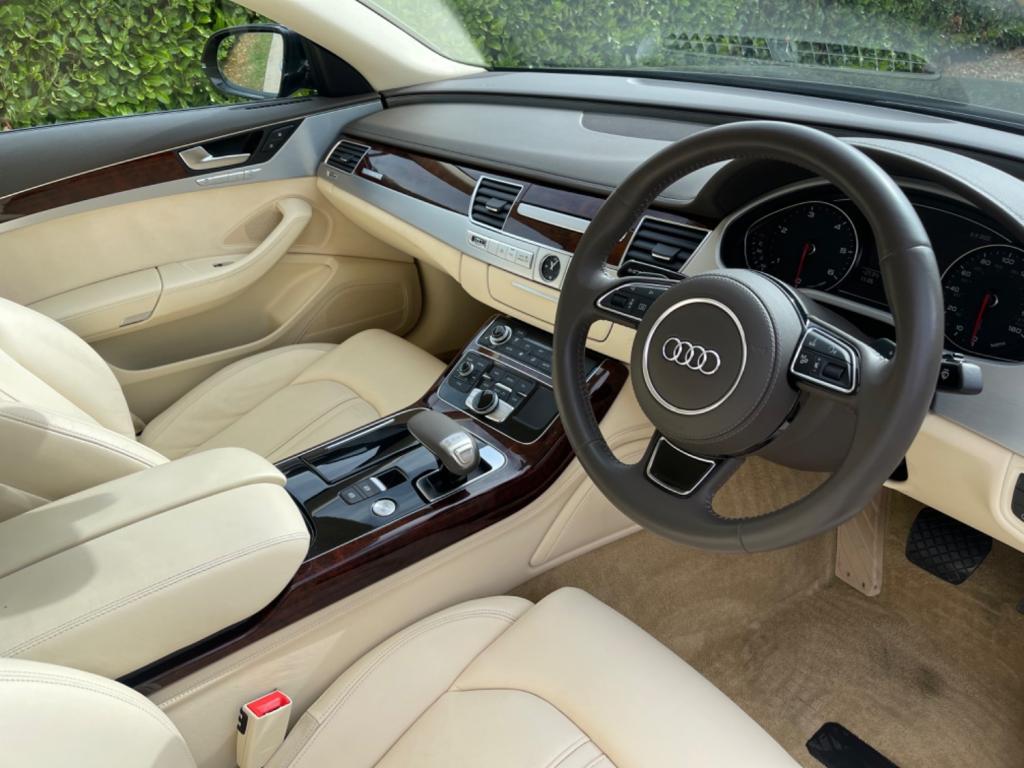 AUDI A8