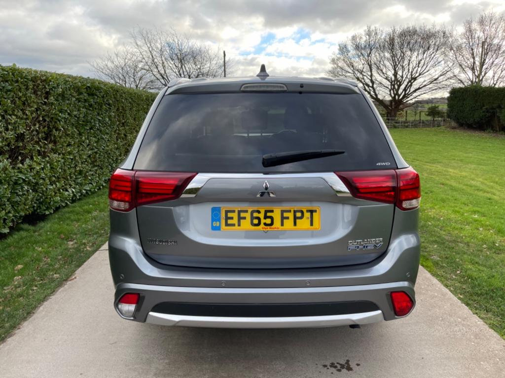 MITSUBISHI OUTLANDER
