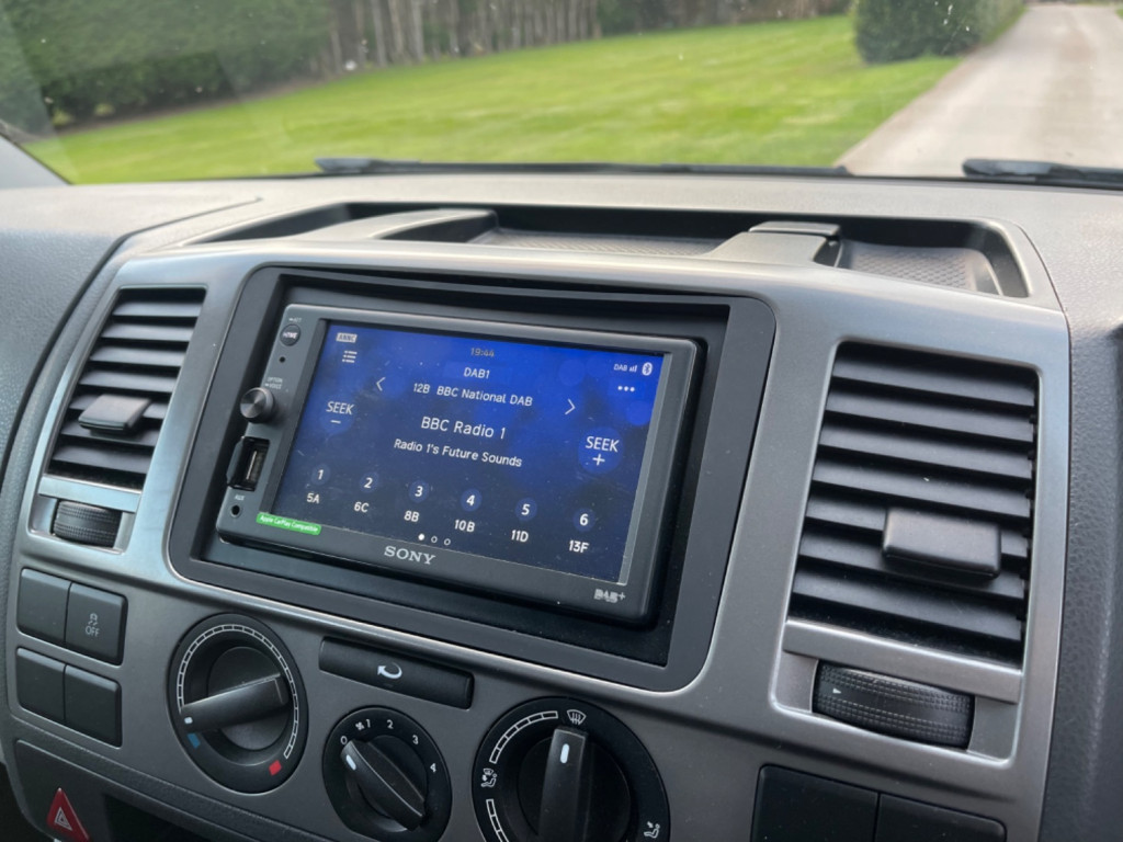 VOLKSWAGEN TRANSPORTER