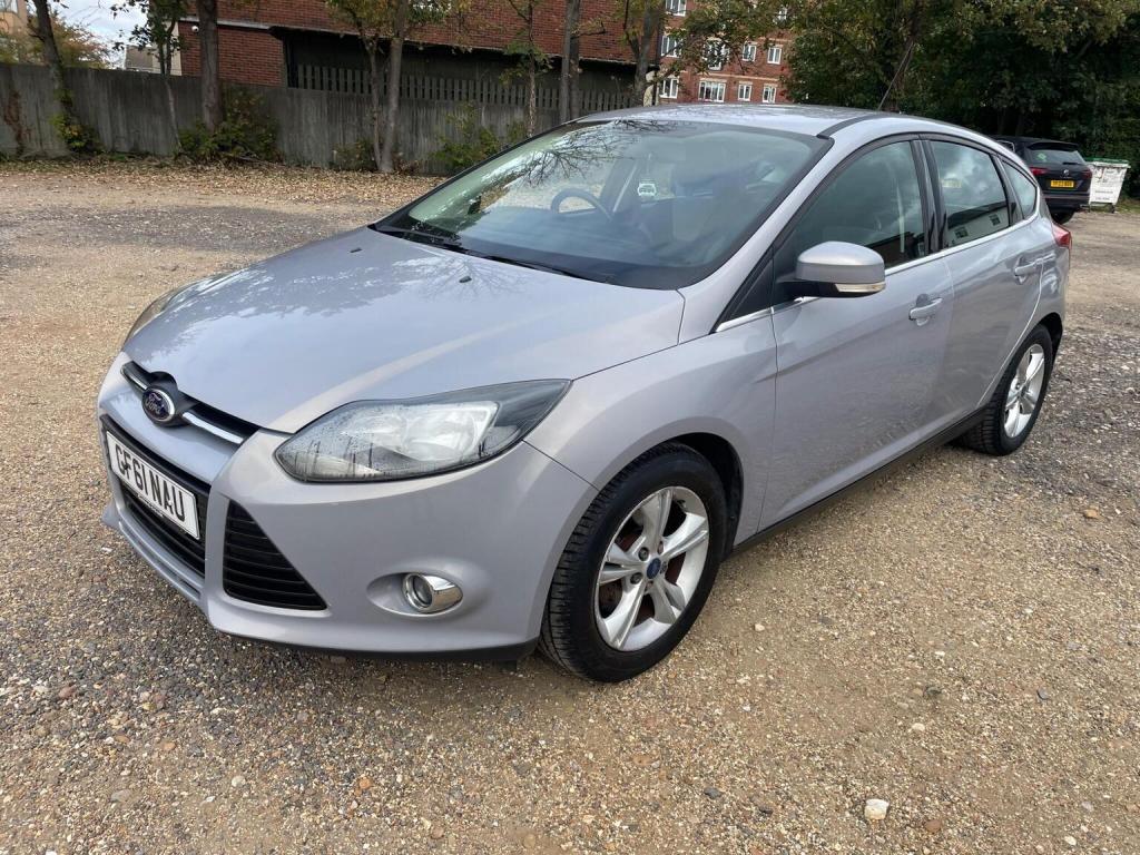 View FORD FOCUS 1.6 Zetec Powershift Euro 5 5dr