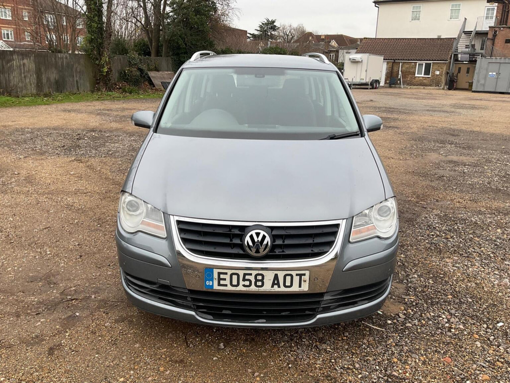 View VOLKSWAGEN TOURAN 2.0 TDI SE 5dr (7 Seats)