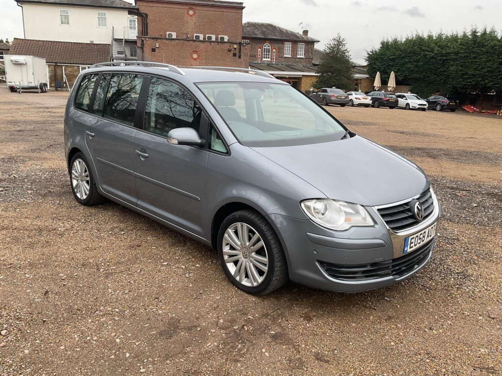 View VOLKSWAGEN TOURAN 2.0 TDI SE 5dr (7 Seats)