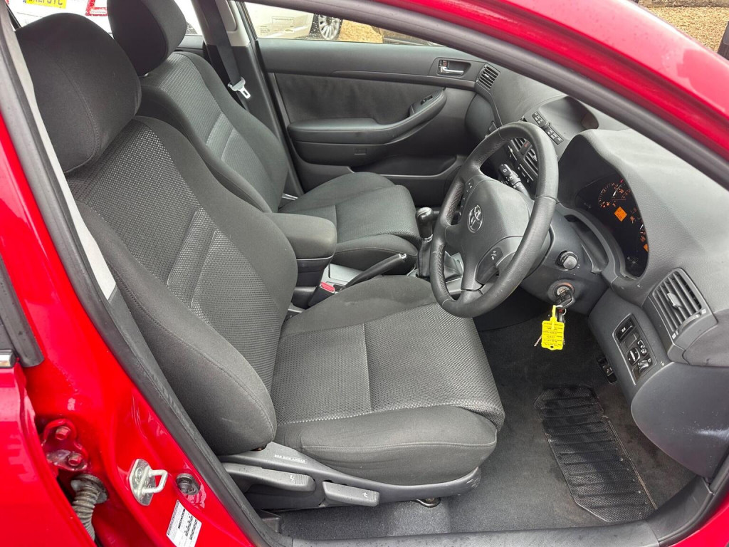 View TOYOTA AVENSIS 2.0 VVT-i T4 5dr