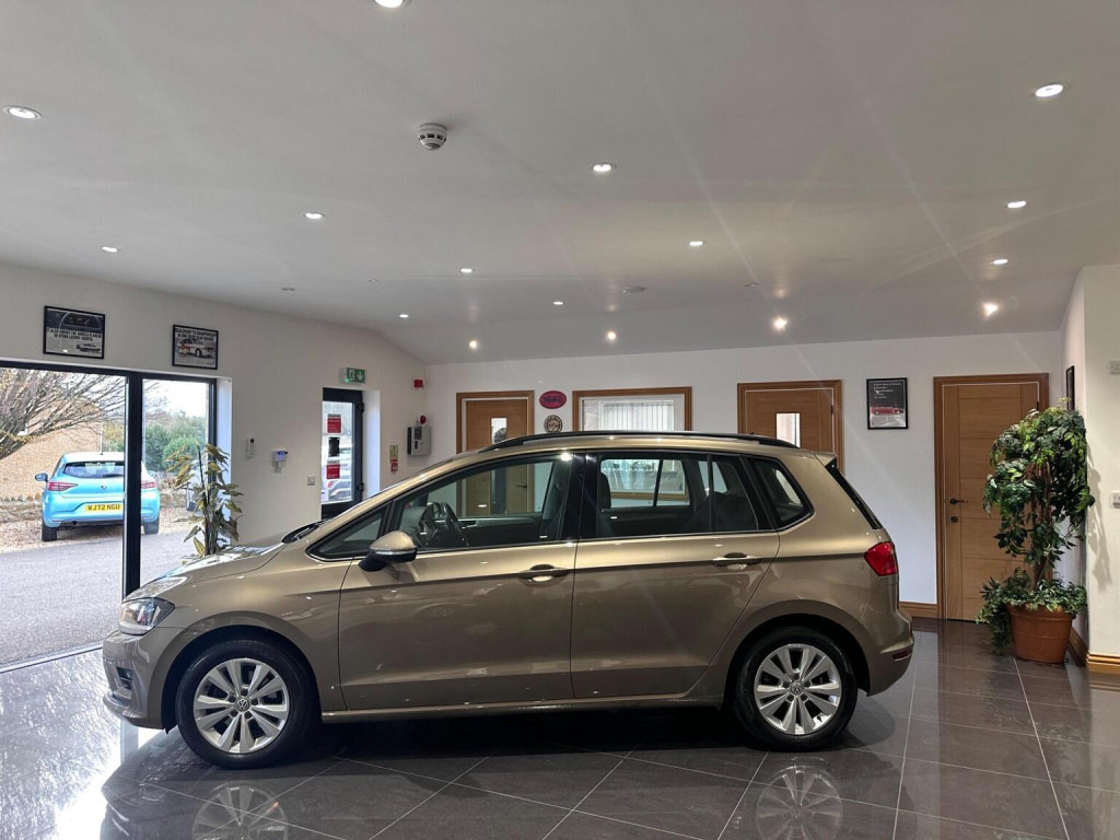 View VOLKSWAGEN GOLF SV 1.4 TSI BlueMotion Tech SE DSG Euro 6 (s/s) 5dr