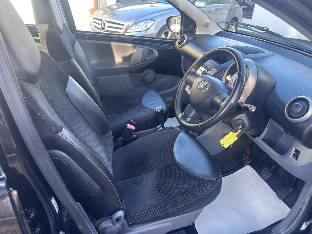 View TOYOTA AYGO 1.0 VVT-i Black Euro 4 5dr