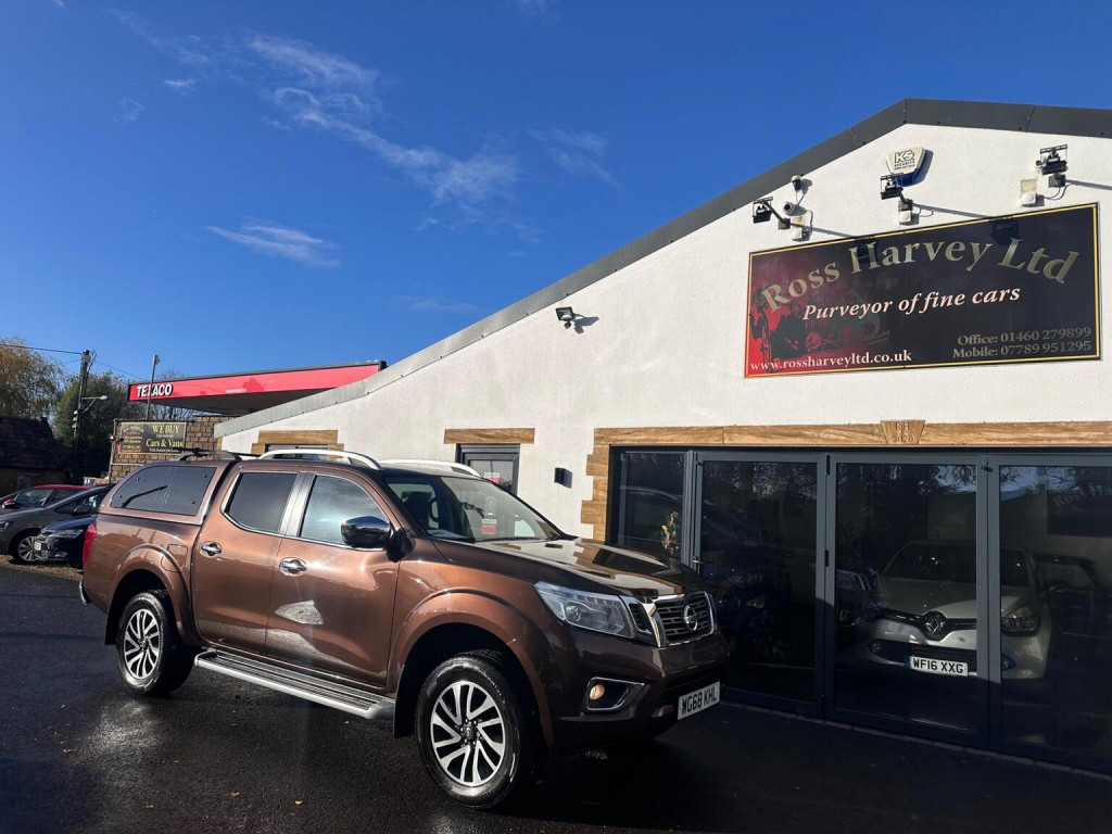 View NISSAN NAVARA 2.3 dCi Tekna 4WD Euro 6 (s/s) 4dr