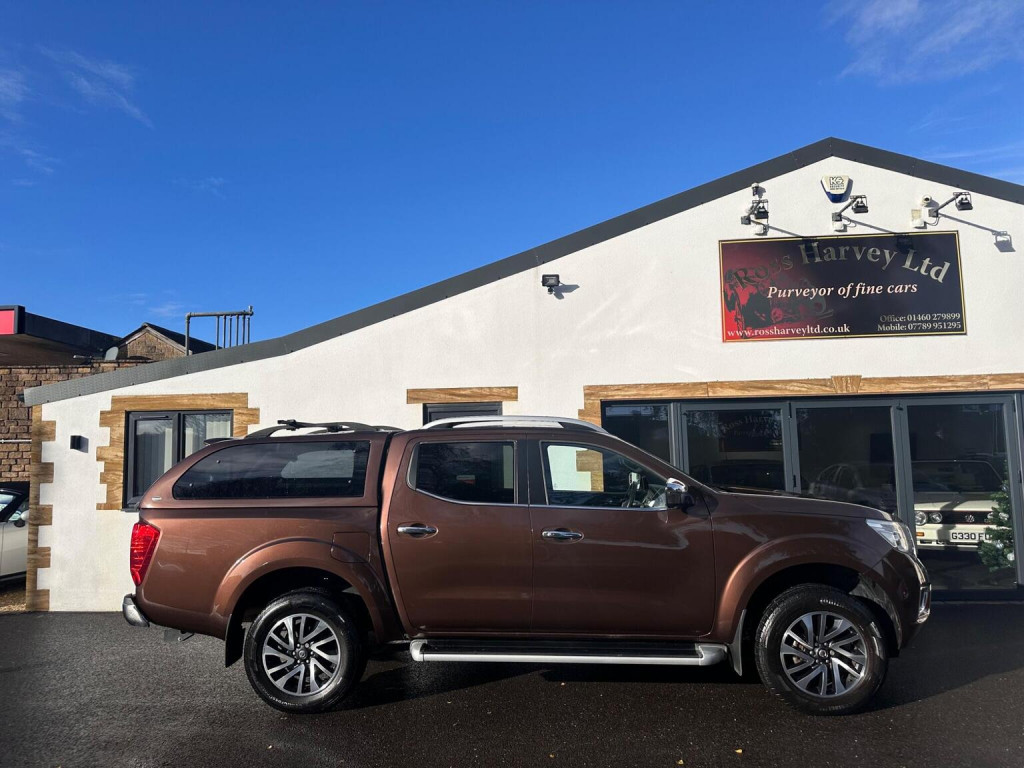 View NISSAN NAVARA 2.3 dCi Tekna 4WD Euro 6 (s/s) 4dr