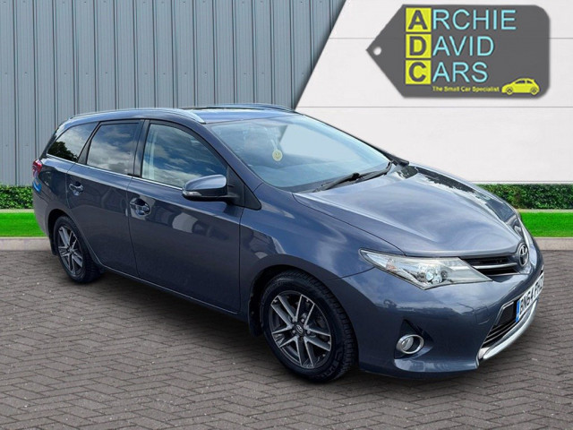 TOYOTA AURIS