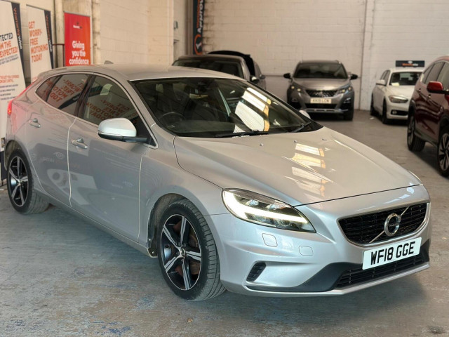 VOLVO V40 2.0 T2 R-Design Euro 6 (s/s) 5dr (2018/18)