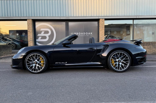 PORSCHE