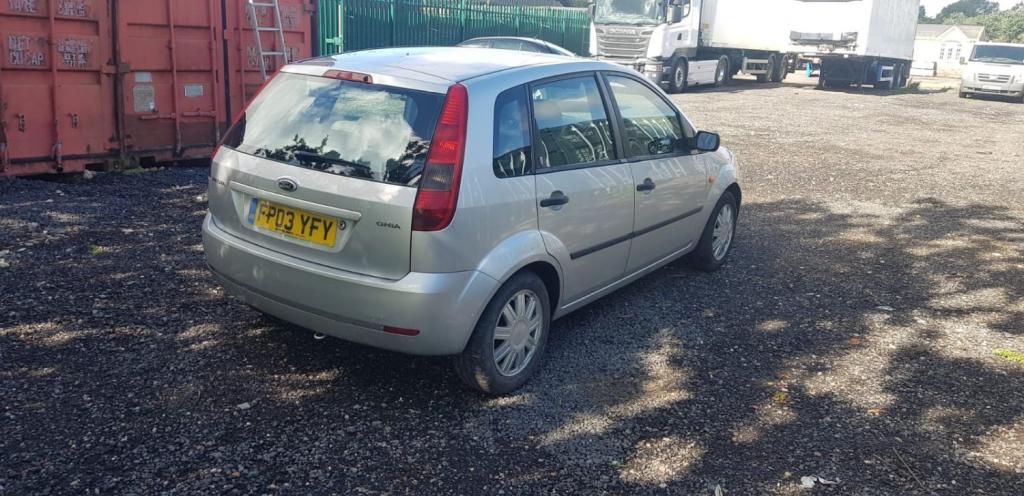 View FORD FIESTA 16V GHIA