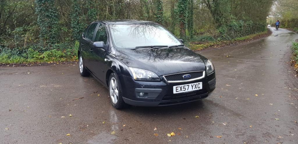 View FORD FOCUS ZETEC CLIMATE 16V