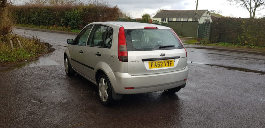 View FORD FIESTA 16V ZETEC