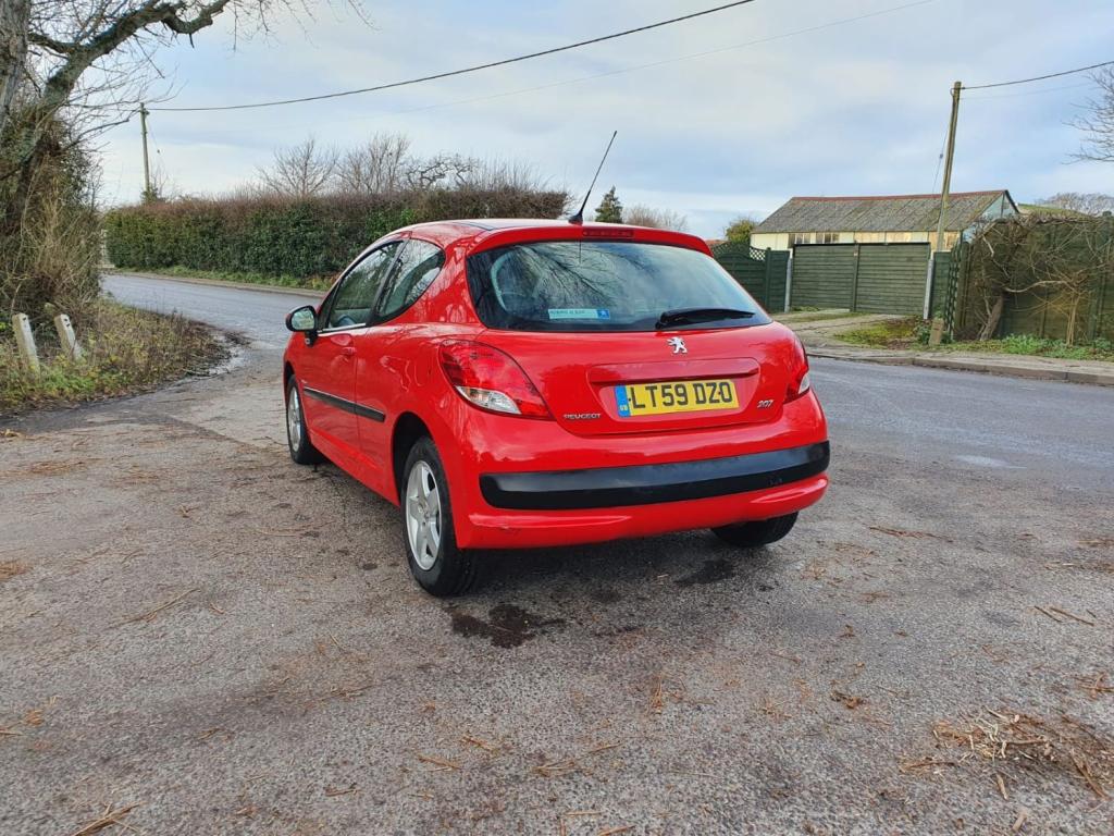 PEUGEOT 207