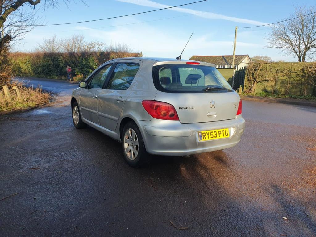 PEUGEOT 307