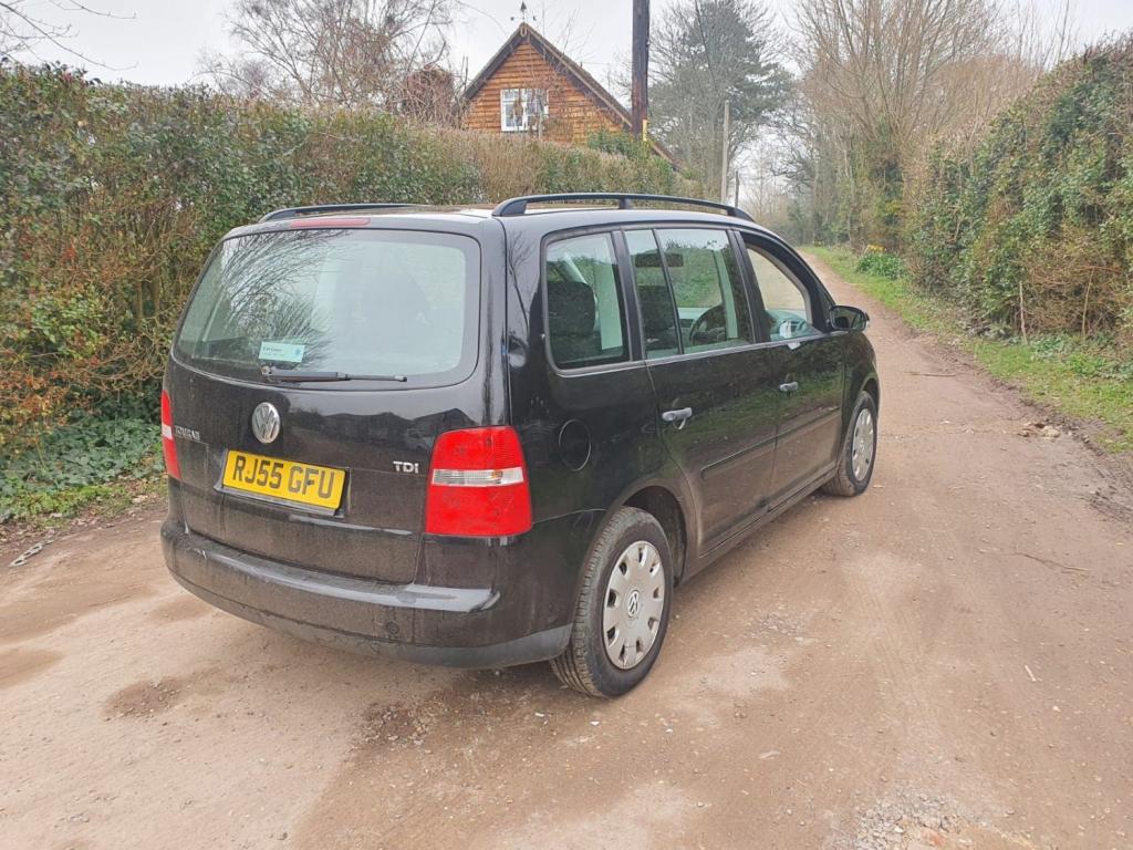 View VOLKSWAGEN TOURAN TDI S 7STR