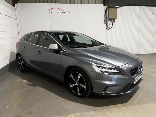 VOLVO V40 2.0 T2 R-Design Nav Plus Euro 6 (s/s) 5dr (2017/67)