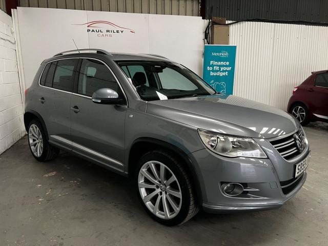 VOLKSWAGEN TIGUAN 2.0 TDI R-Line 4WD Euro 5 5dr (2010/59)