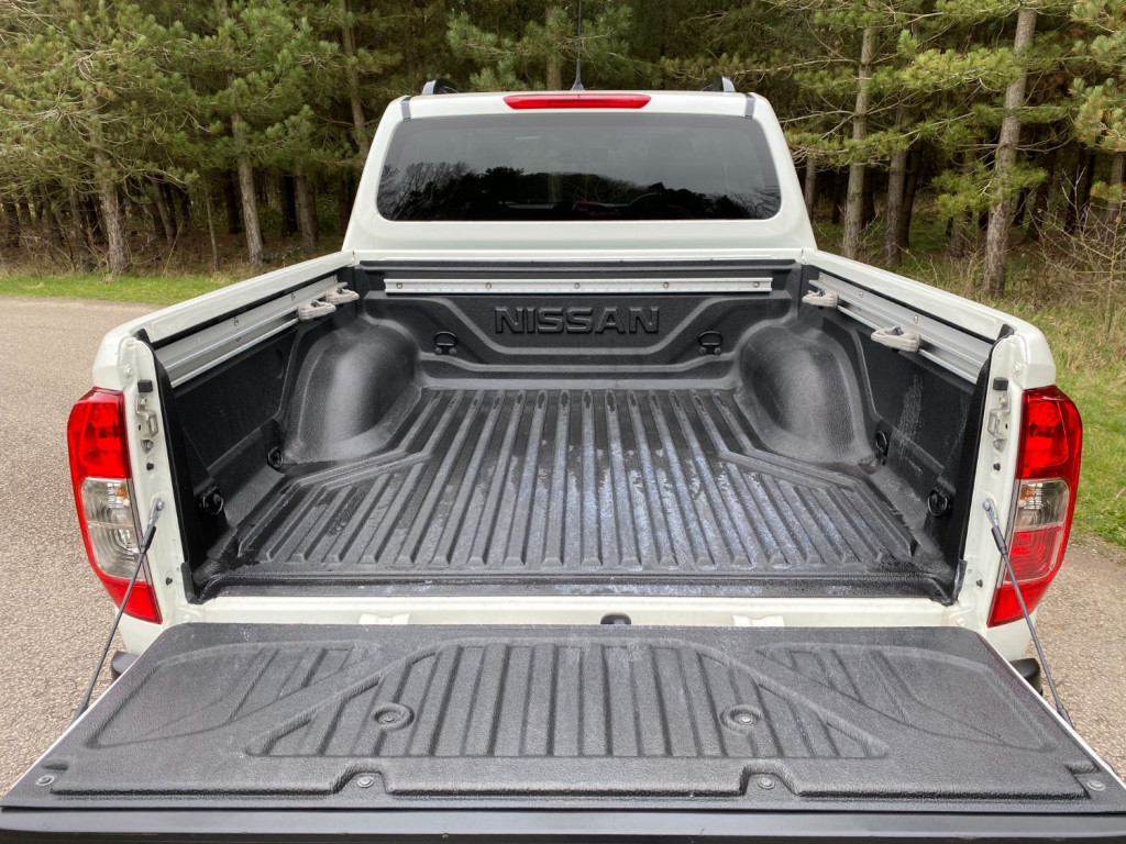 NISSAN NAVARA