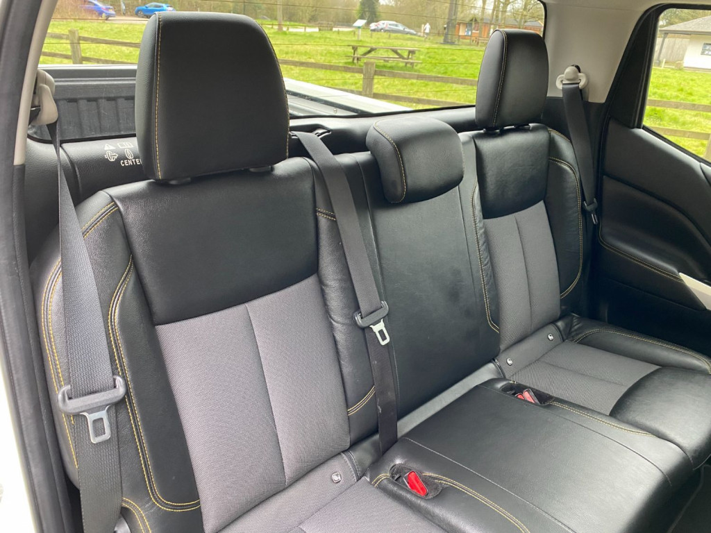 NISSAN NAVARA
