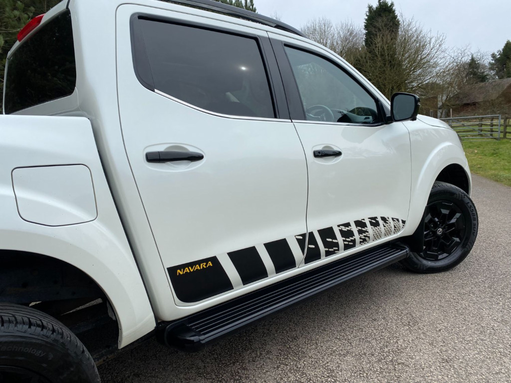 NISSAN NAVARA