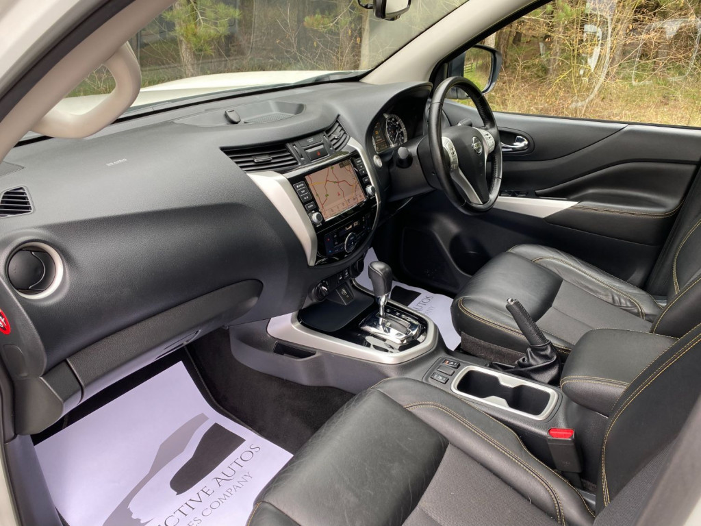NISSAN NAVARA