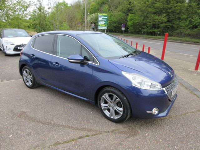 PEUGEOT 208 1.4 HDi Allure Cambelt Changed (2013)