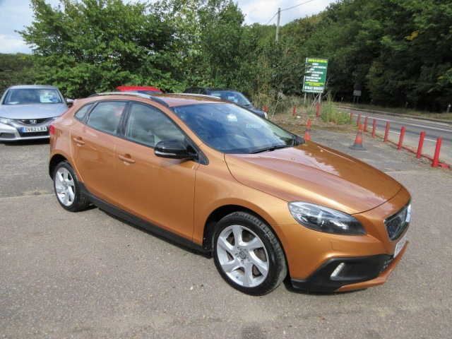 VOLVO V40 CROSS COUNTRY 2.0 D3 Lux Nav (2014)