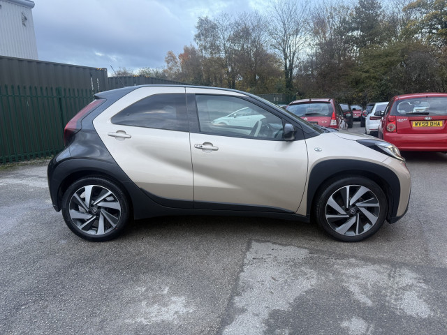 TOYOTA AYGO X 1.0 VVT-i Exclusive