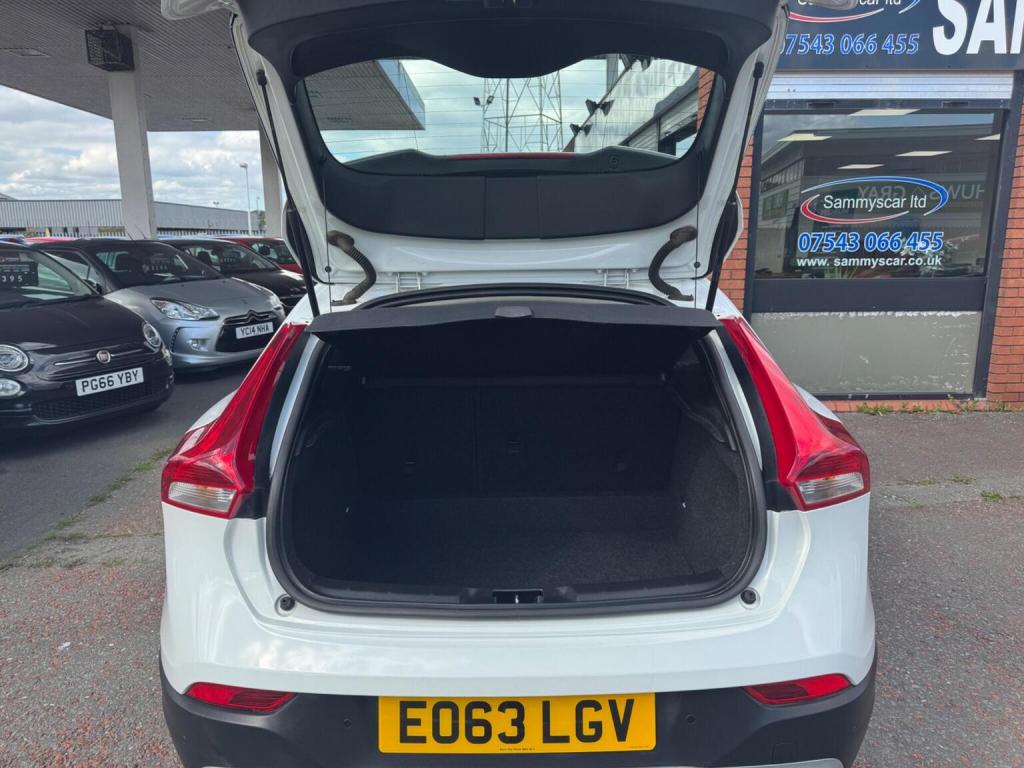 VOLVO V40 CROSS COUNTRY