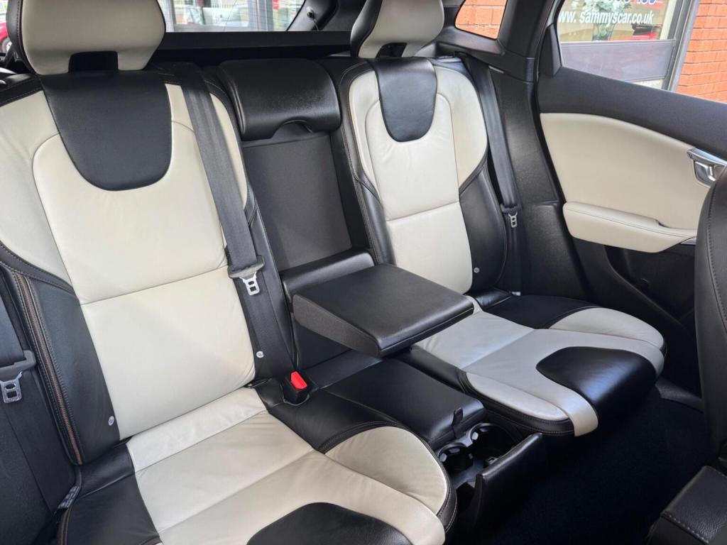 VOLVO V40 CROSS COUNTRY