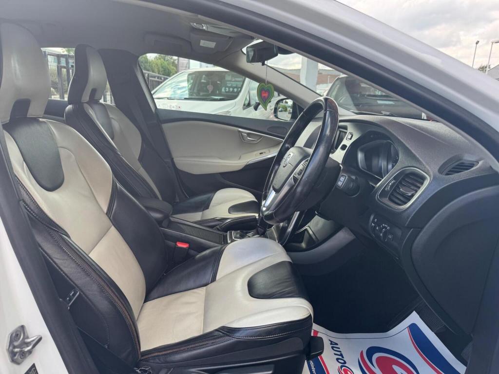 VOLVO V40 CROSS COUNTRY