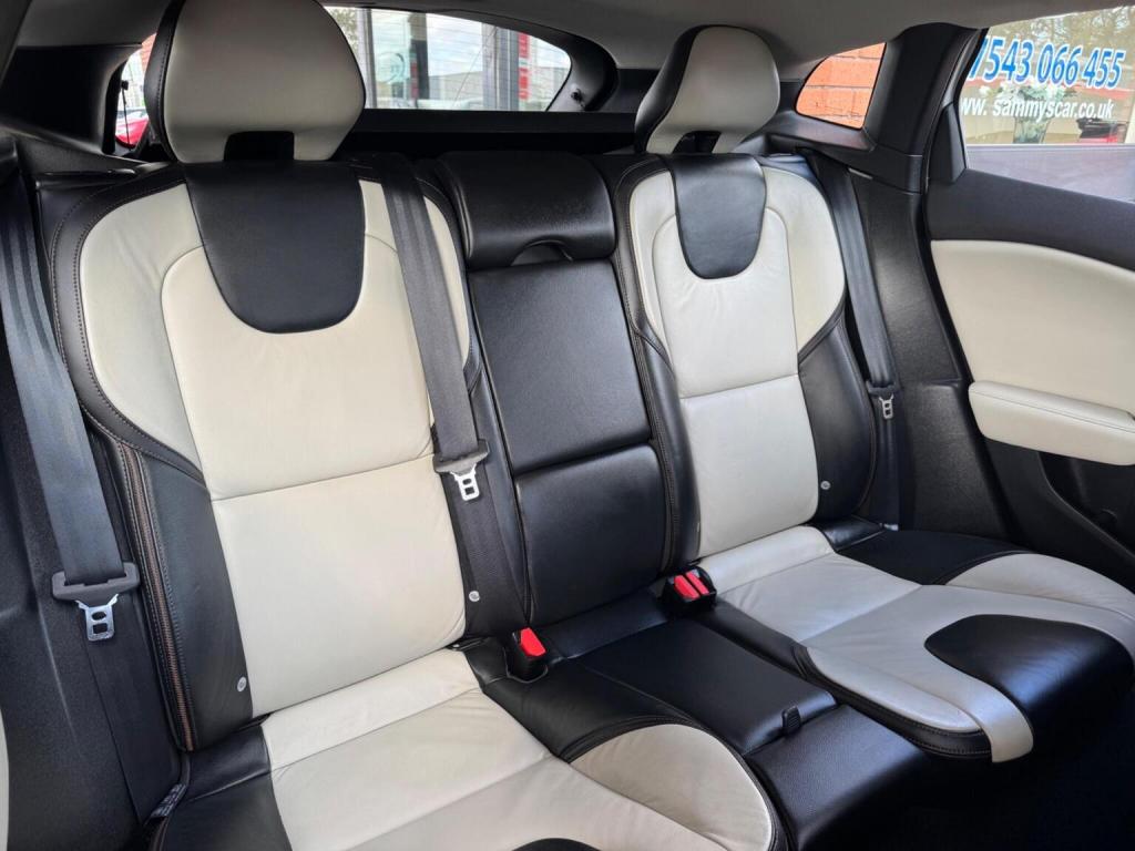 VOLVO V40 CROSS COUNTRY